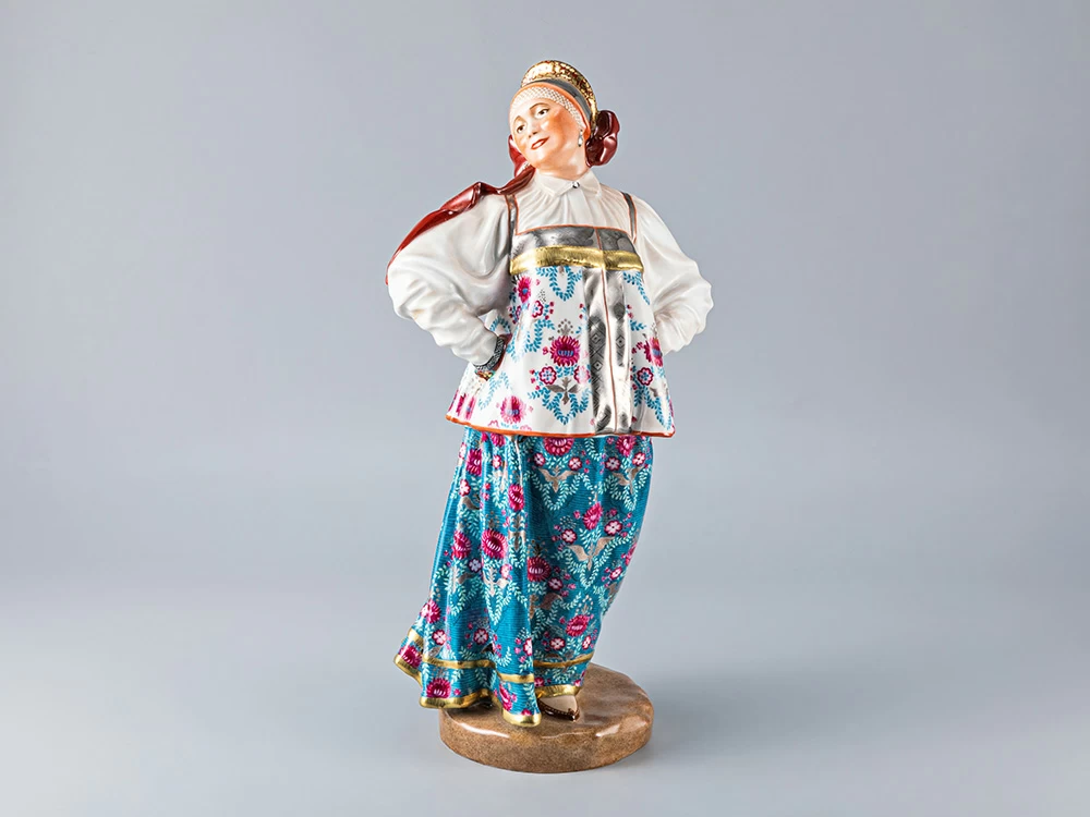 Скульптура Народности России Женщина Саратовской губернии арт. 82.63600.00.1