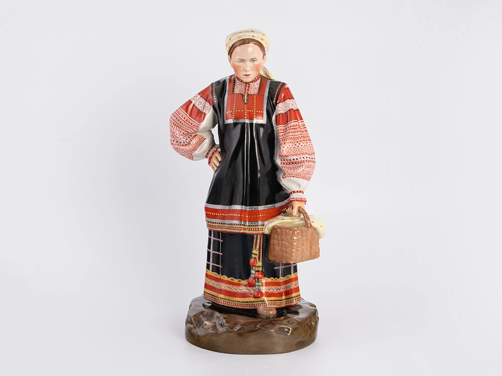 Скульптура Народности России. Тульская женщина, арт. 82.90936.00.1